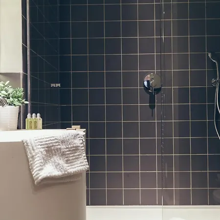 T3 Luxe Hyper Centre 4* Bordeaux