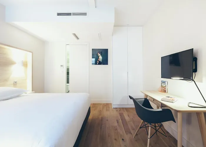 T3 Luxe Hyper Centre Nocleg ze śniadaniem 4*