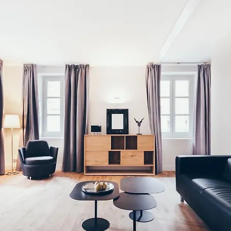 לינה וארוחת בוקר T3 Luxe Hyper Centre